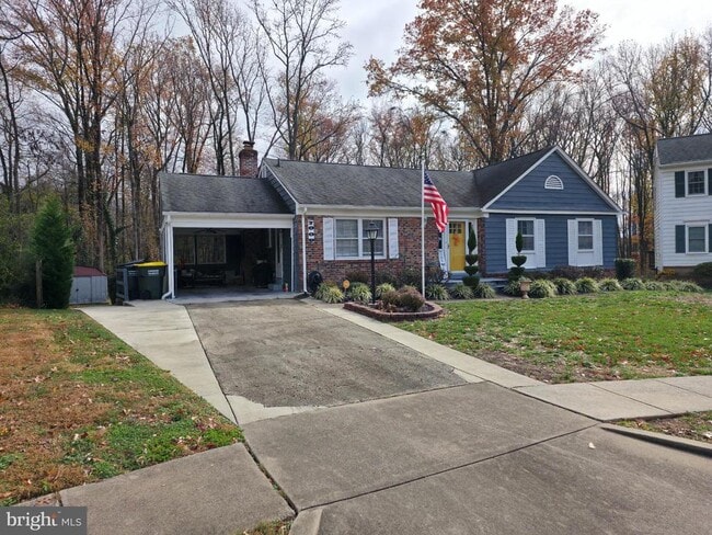 Building Photo - 7009 Lamp Post Ln