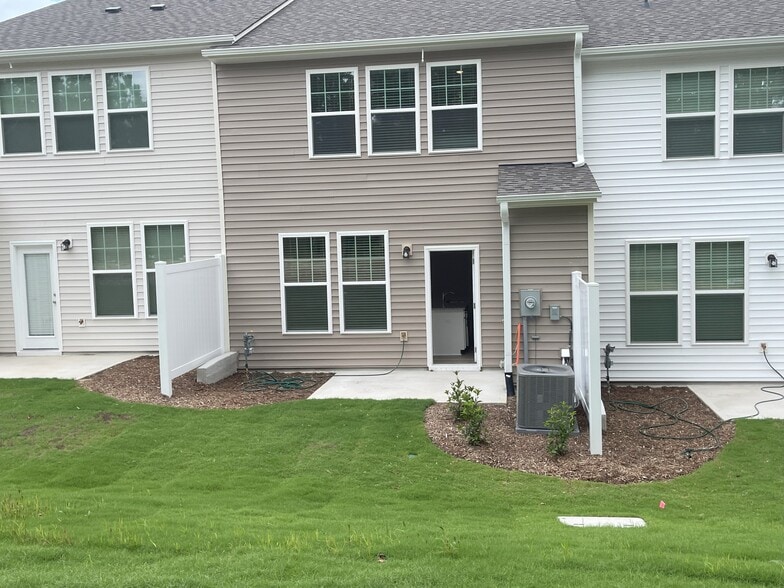 Building Photo - 6304 Lady Eliza Ln