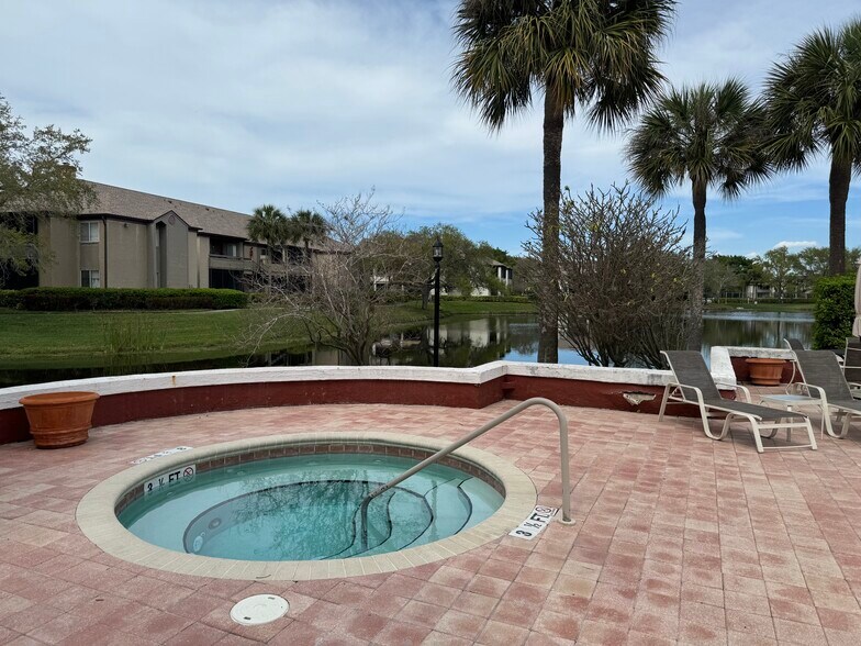 Building Photo - 10263 Gandy Blvd N