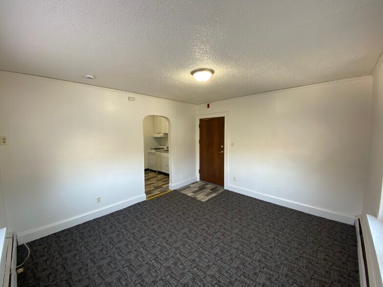 Building Photo - 1143 1st St NW