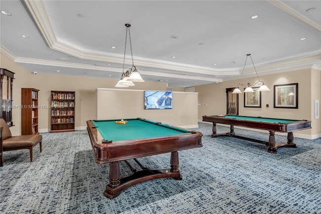 Building Photo - 20000 E Country Club Dr