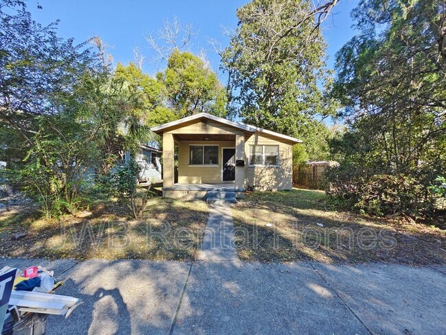 Building Photo - 1593 W 21st St