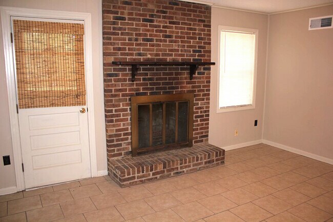 Building Photo - 3729 Village Oak Cove