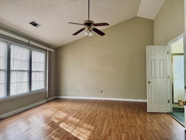 Building Photo - 3624 Manchester Dr