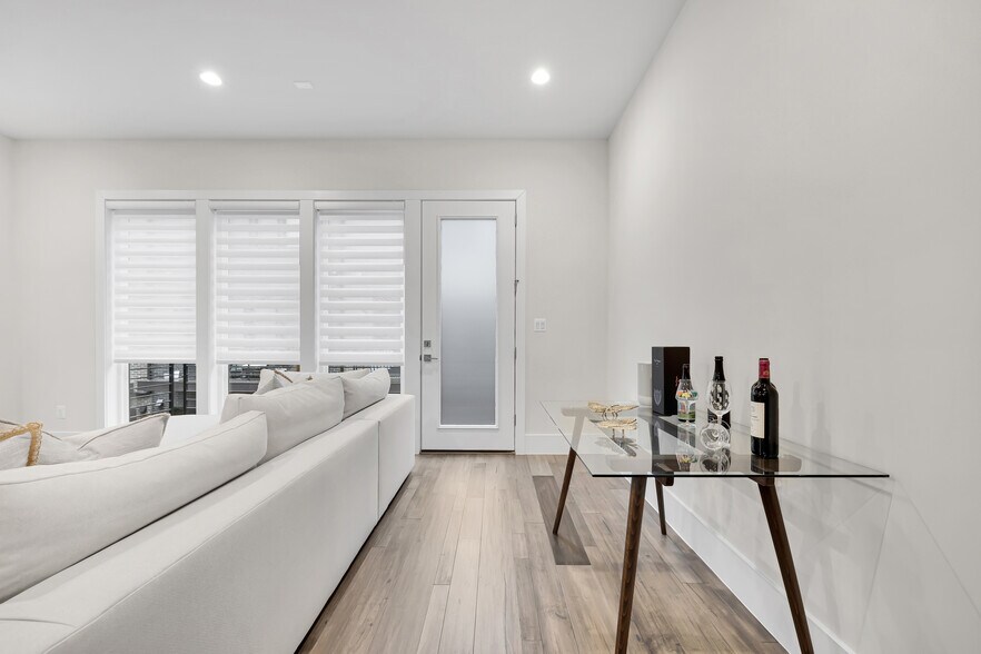 Building Photo - 147 Prairie Ln