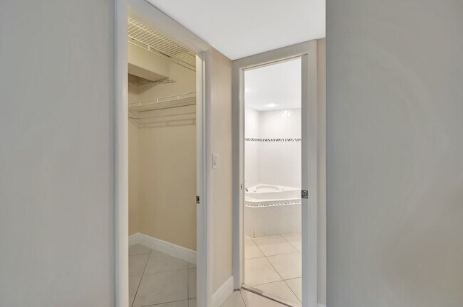 Building Photo - 345 Ocean Dr
