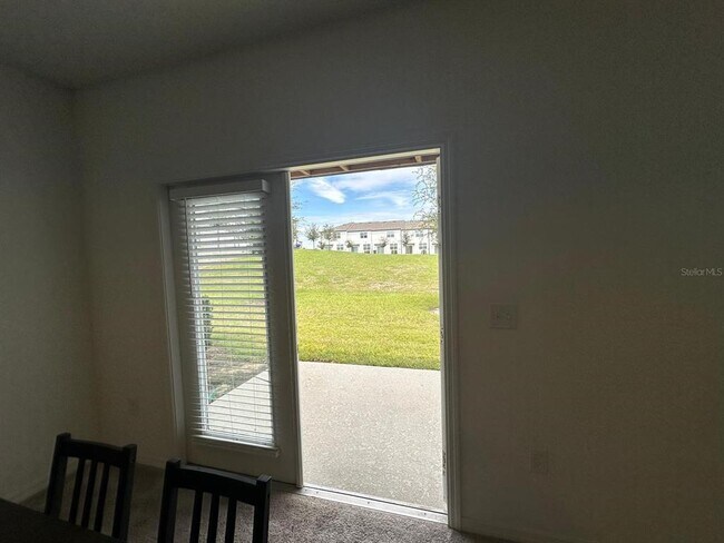 Building Photo - 118 Mandovi St