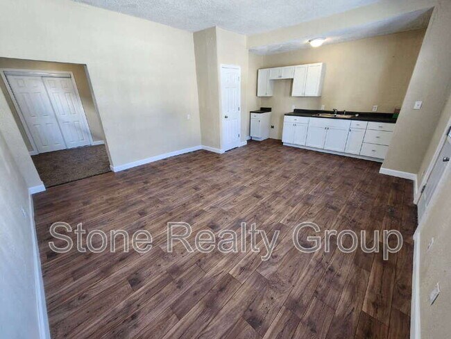 Building Photo - 624 S 8th St