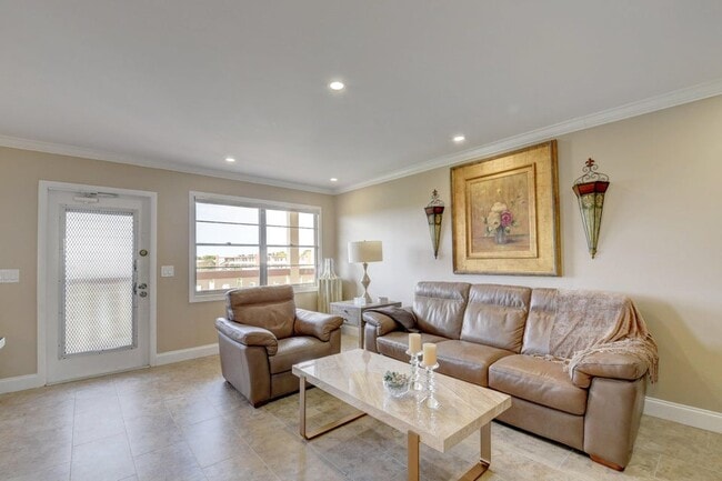 Building Photo - 4028 Newcastle B