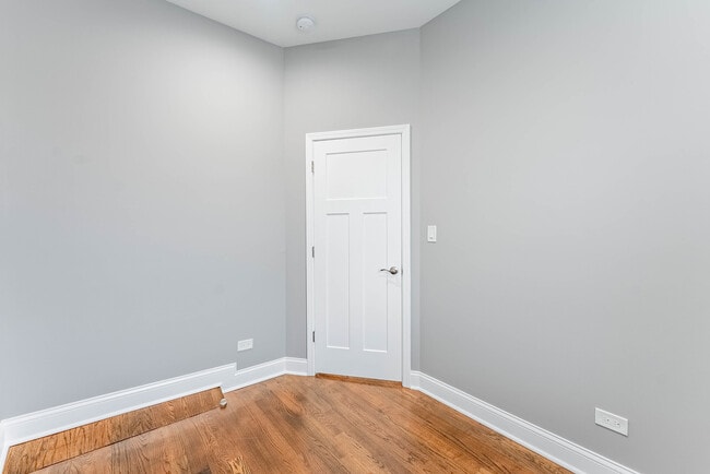 Building Photo - 4250 W Van Buren St