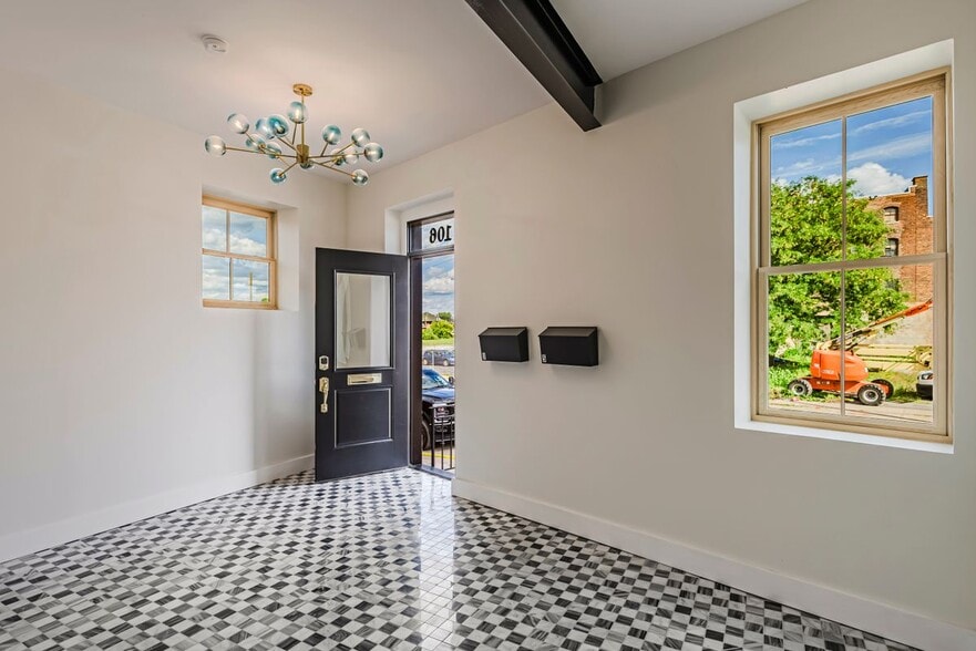 Building Photo - 106 Hotel St