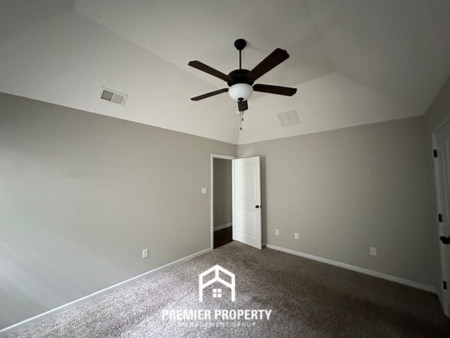 Building Photo - Charming 3BR/2BA Bartlett Area Home | High Ceilings, Stainless Steel & 2-Car Garage
