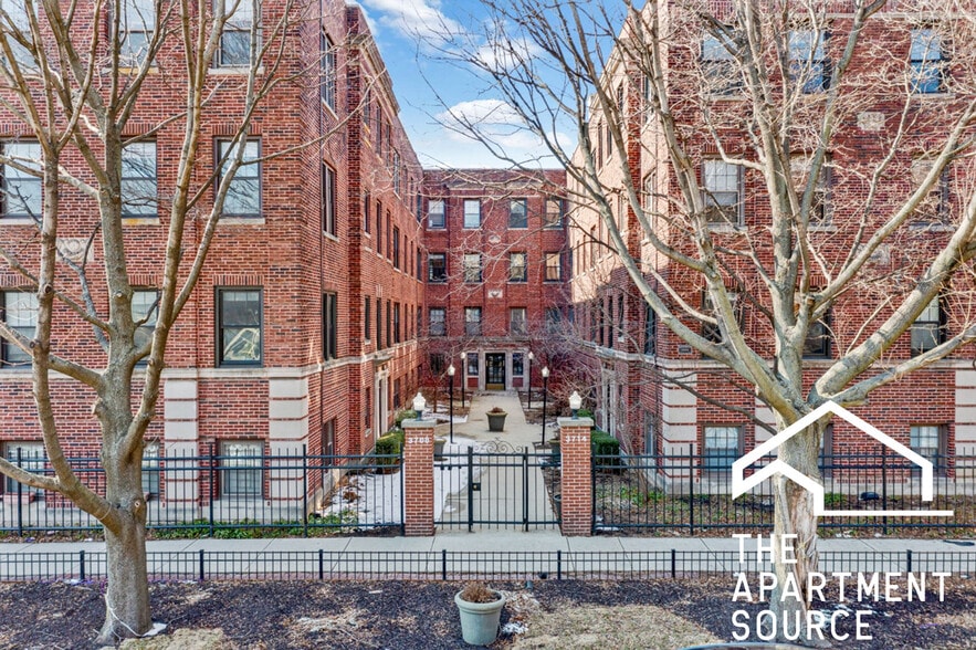 Building Photo - 3712 N Sheffield Ave