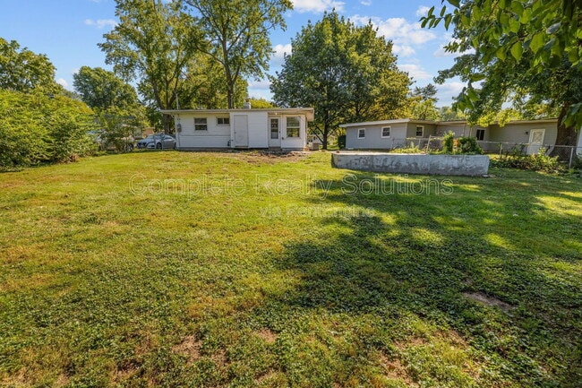 Building Photo - 1395 St Jean St