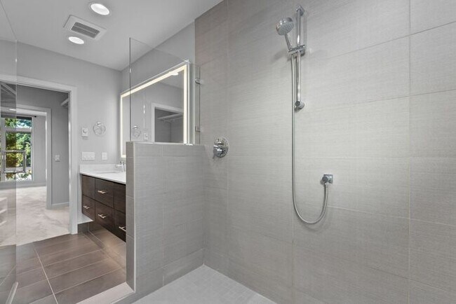 Building Photo - Stunning AIR CONDITIONED Alki Townhome w/ Rooftop Ocean View