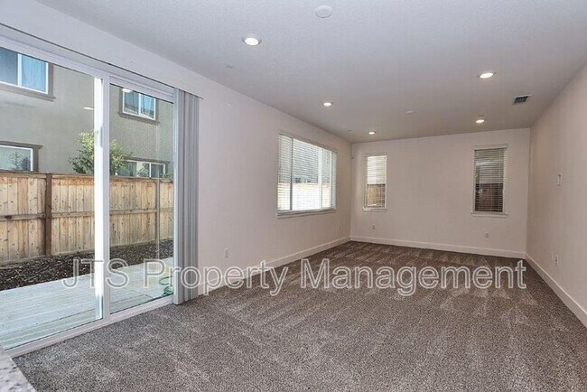 Building Photo - 3513 Birdland Ave