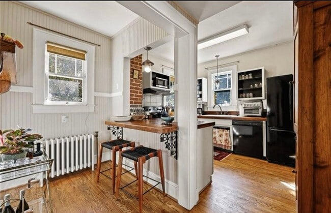 Building Photo - Charming Ardmore home full of character in...