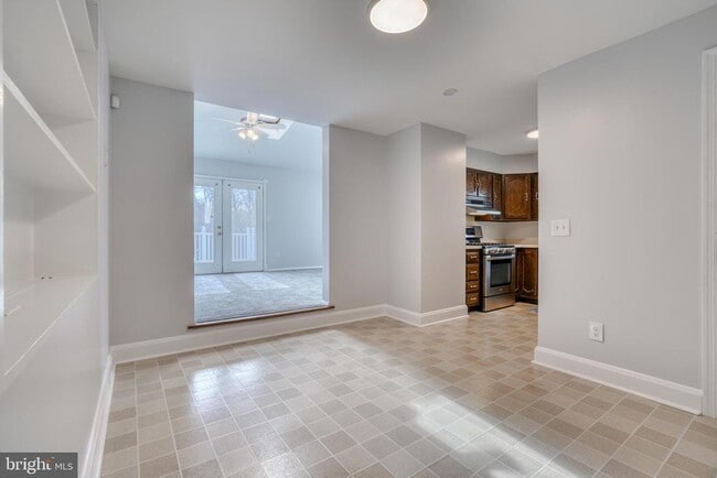 Building Photo - 427 Greenwood Rd