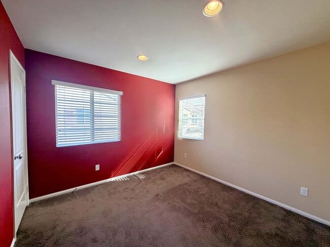 Building Photo - 206 Paseo Gusto