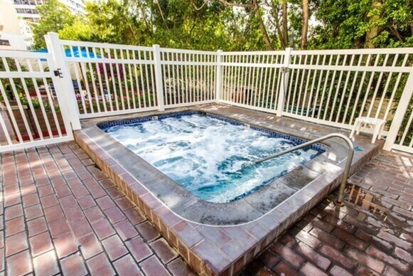 Spa View #2 - 10535 Wilshire Blvd