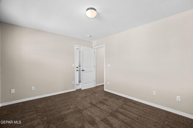 Building Photo - 7877 Enchanted View Dr