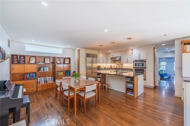 Building Photo - 2404 Laurel Ave