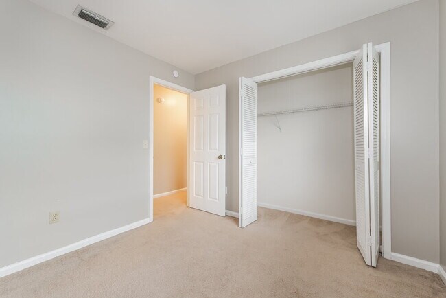 Building Photo - 14465 Larkspur Ln