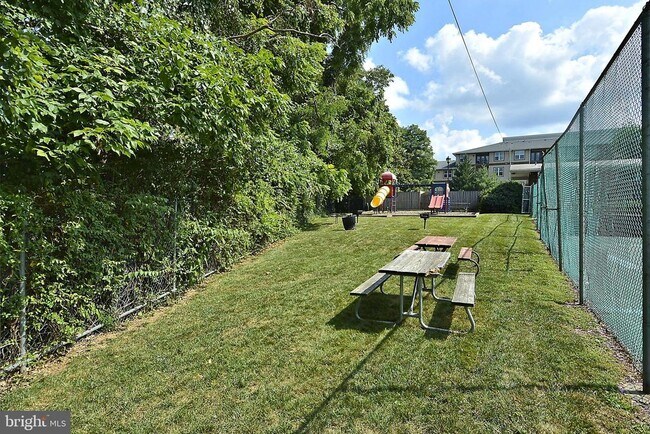 Building Photo - 11801 Rockville Pike