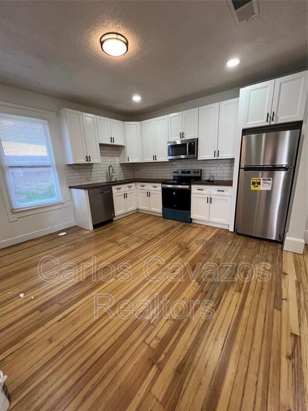 Building Photo - 5107 Columbia Ave