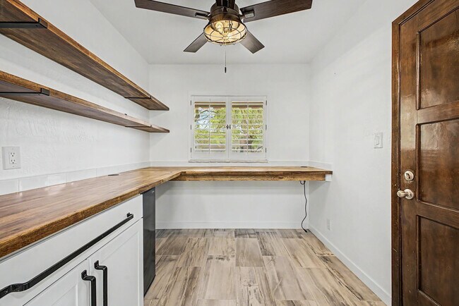 Building Photo - 37210 N Tranquil Trail