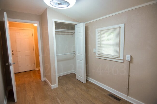 Building Photo - 3 bedroom, rental in west Coffeyville.