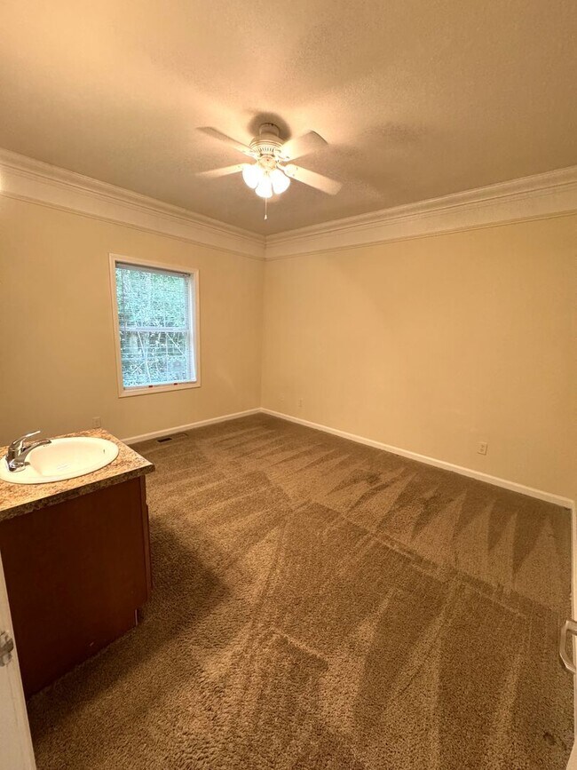 Building Photo - 4br House near Campus, Stadium, Downtown! - FALL 2026 Pre-Lease