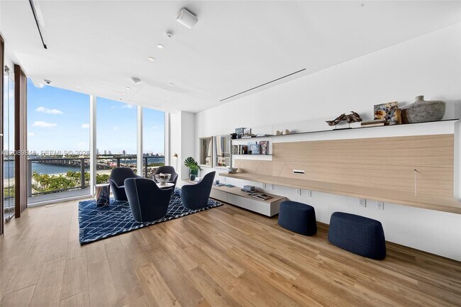 Building Photo - 1400 Biscayne Blvd