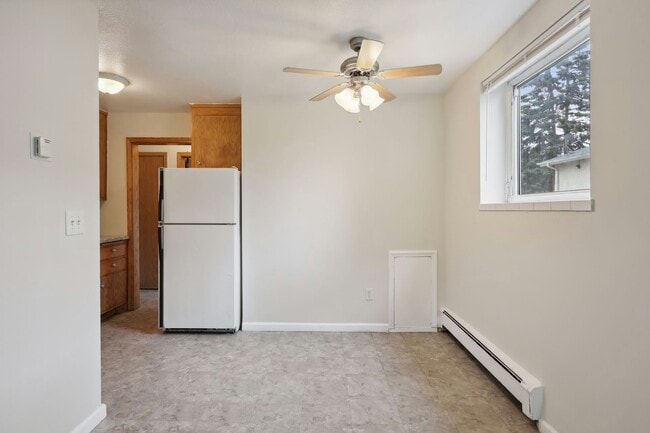 Building Photo - 4628 Tyler St NE