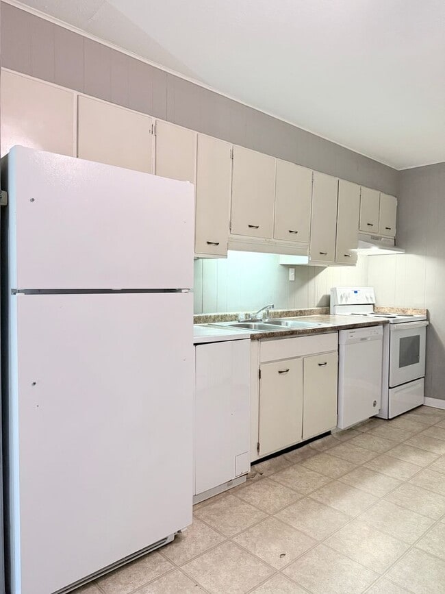 Building Photo - Ham Duplex - 4th Ave Duplex