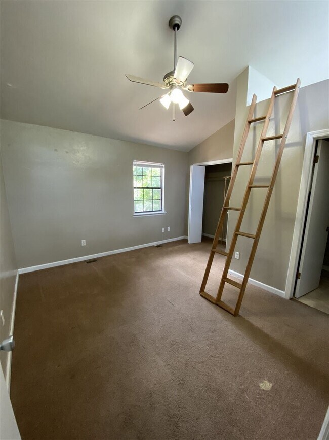Building Photo - 1159 Ocala Rd
