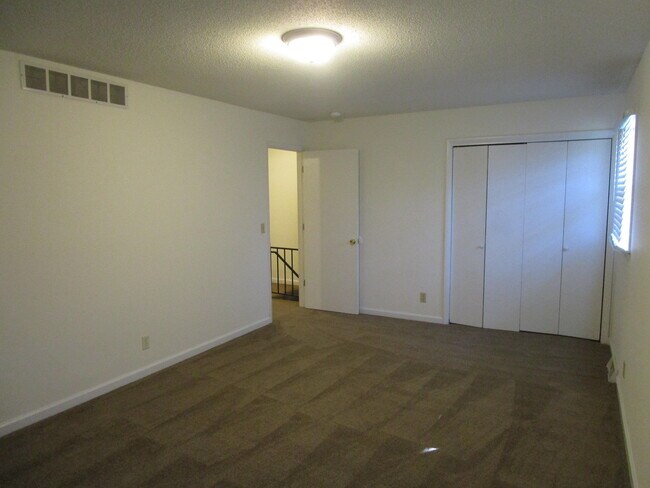 Building Photo - 3109 Pioneer Dr