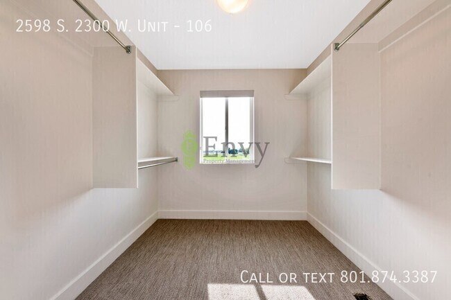 Building Photo - 2598 S 2300 W St