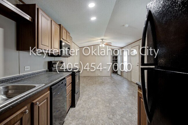Building Photo - Spacious 2BD/1BTH Home In OakRidge Village In Spencer