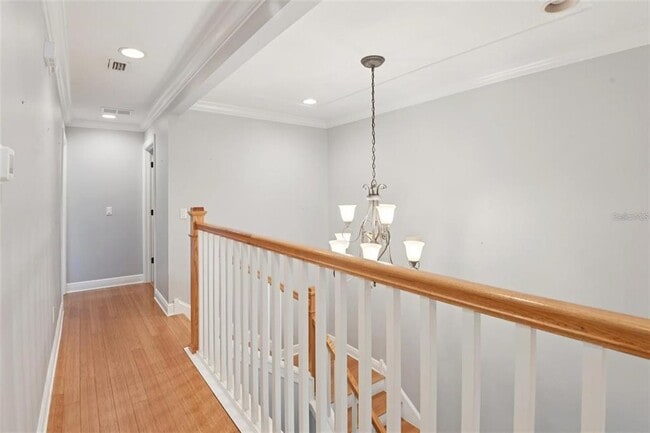 Building Photo - 300 Valencia Cir
