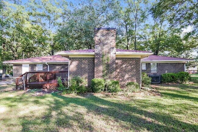 Building Photo - 1316 Airport Ln SW