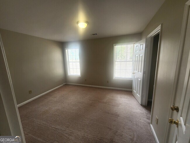 Building Photo - 3761 Windsor Cir