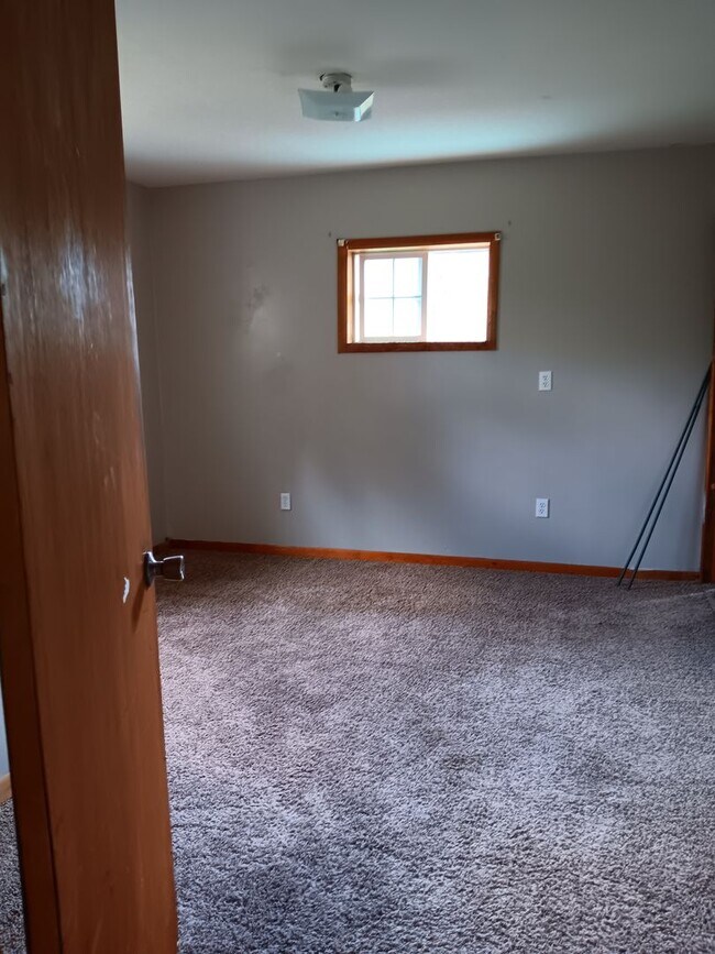 Building Photo - 3 Bed House in La Grande