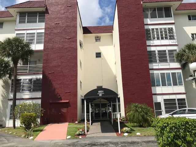 Building Photo - 4851 NW 21st St