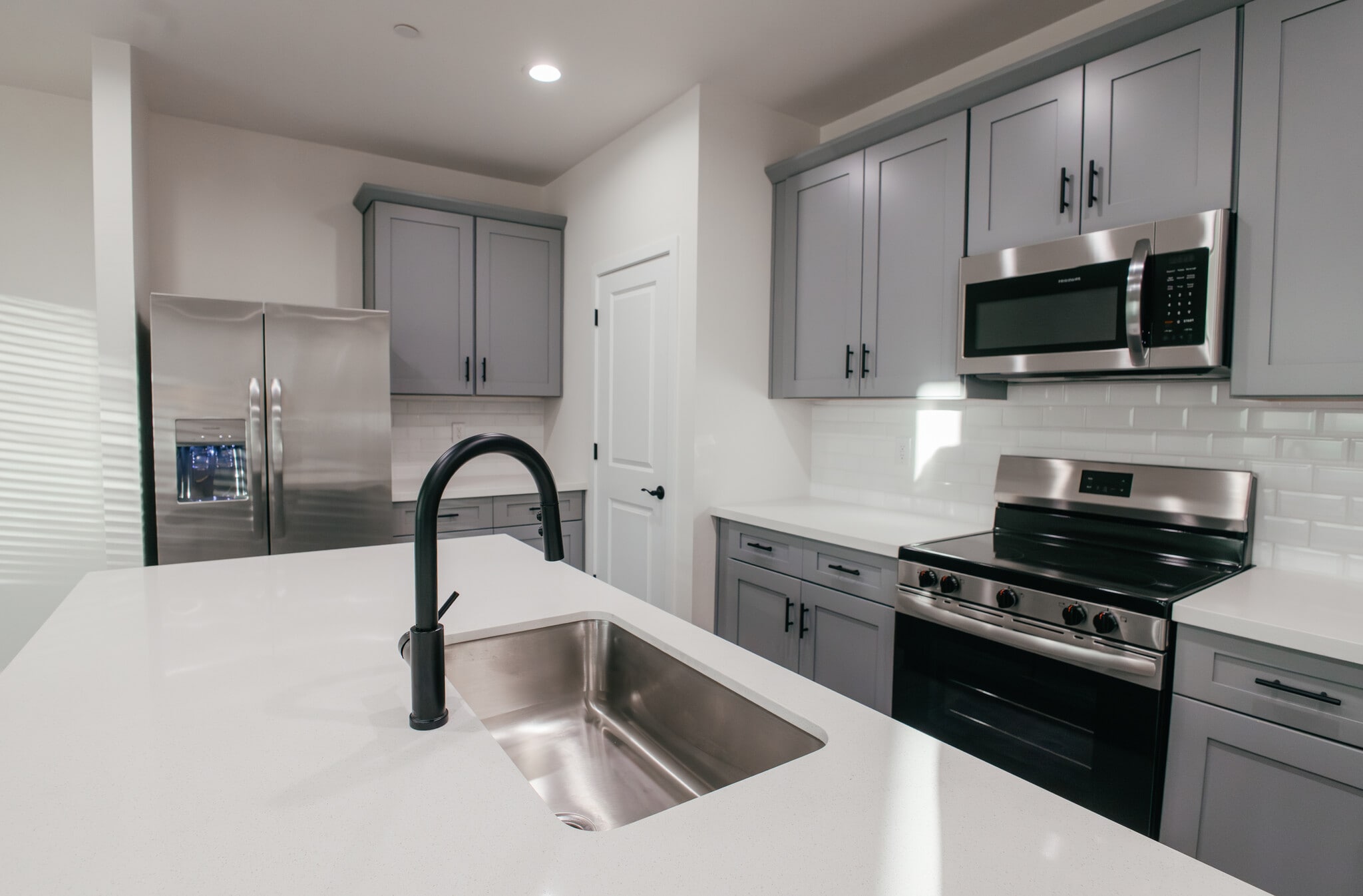 Building Photo - 1964 E Don Carlos Ave