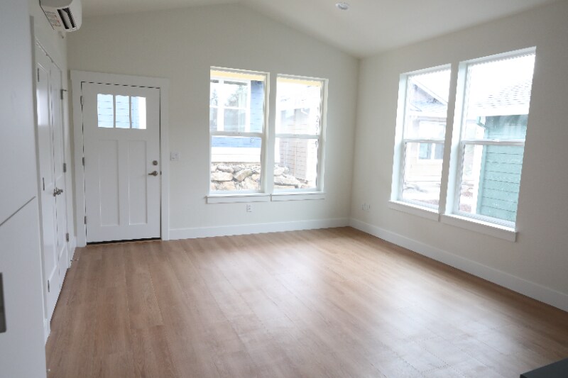 Building Photo - 12927 SE Ridgecrest Rd