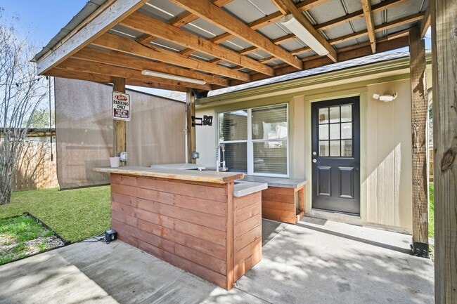 Building Photo - 24307 Silver Maple Dr