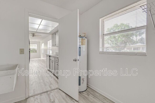 Building Photo - 401 Big Cedar Way