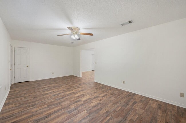 Building Photo - 624 Hill St