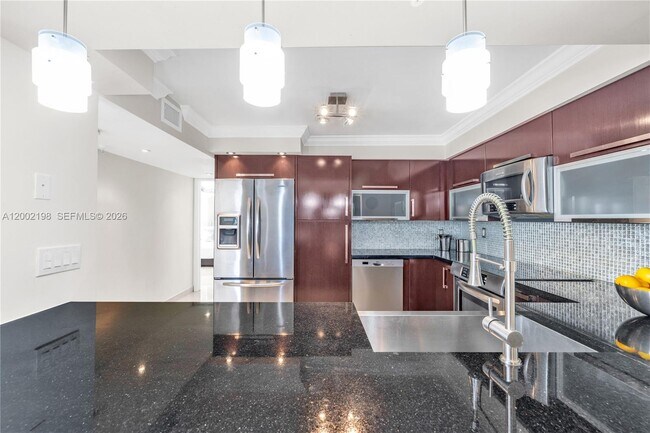 Building Photo - 1623 Collins Ave